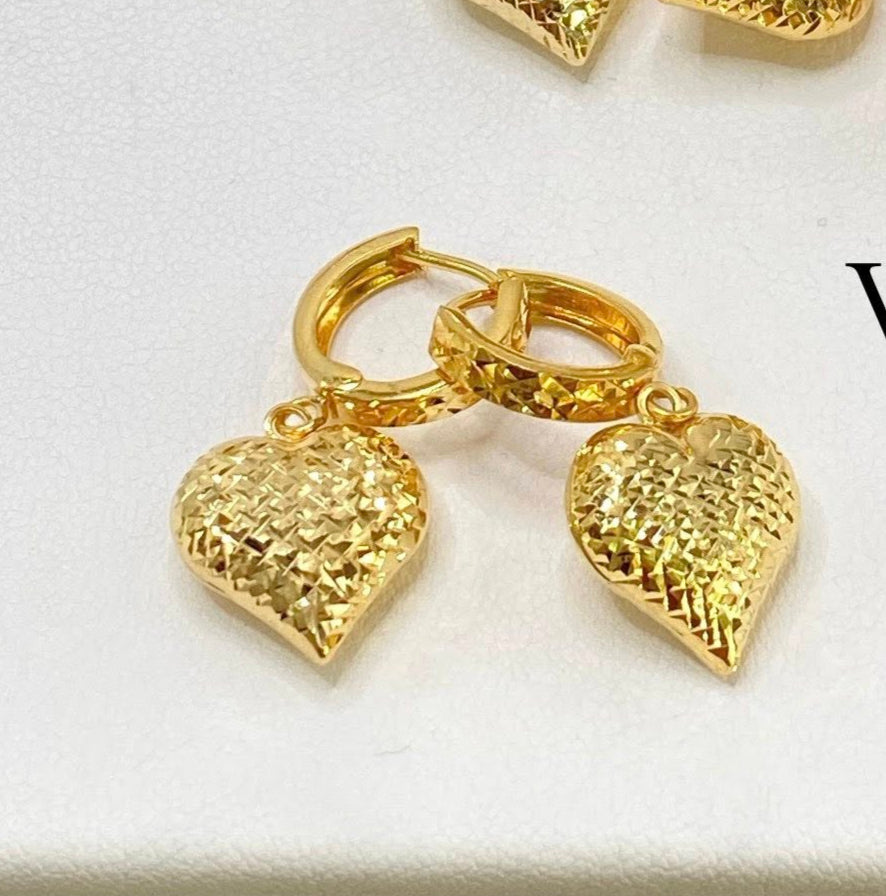 DANGLING HEART EARRINGS