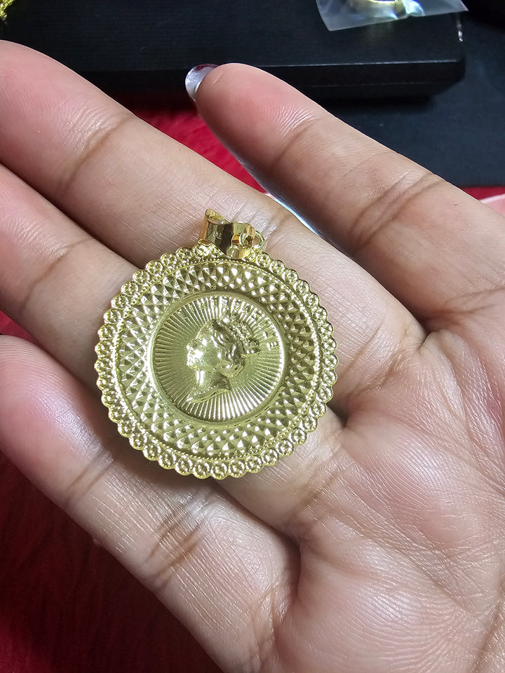 18K GOLD CAMEO PENDANT